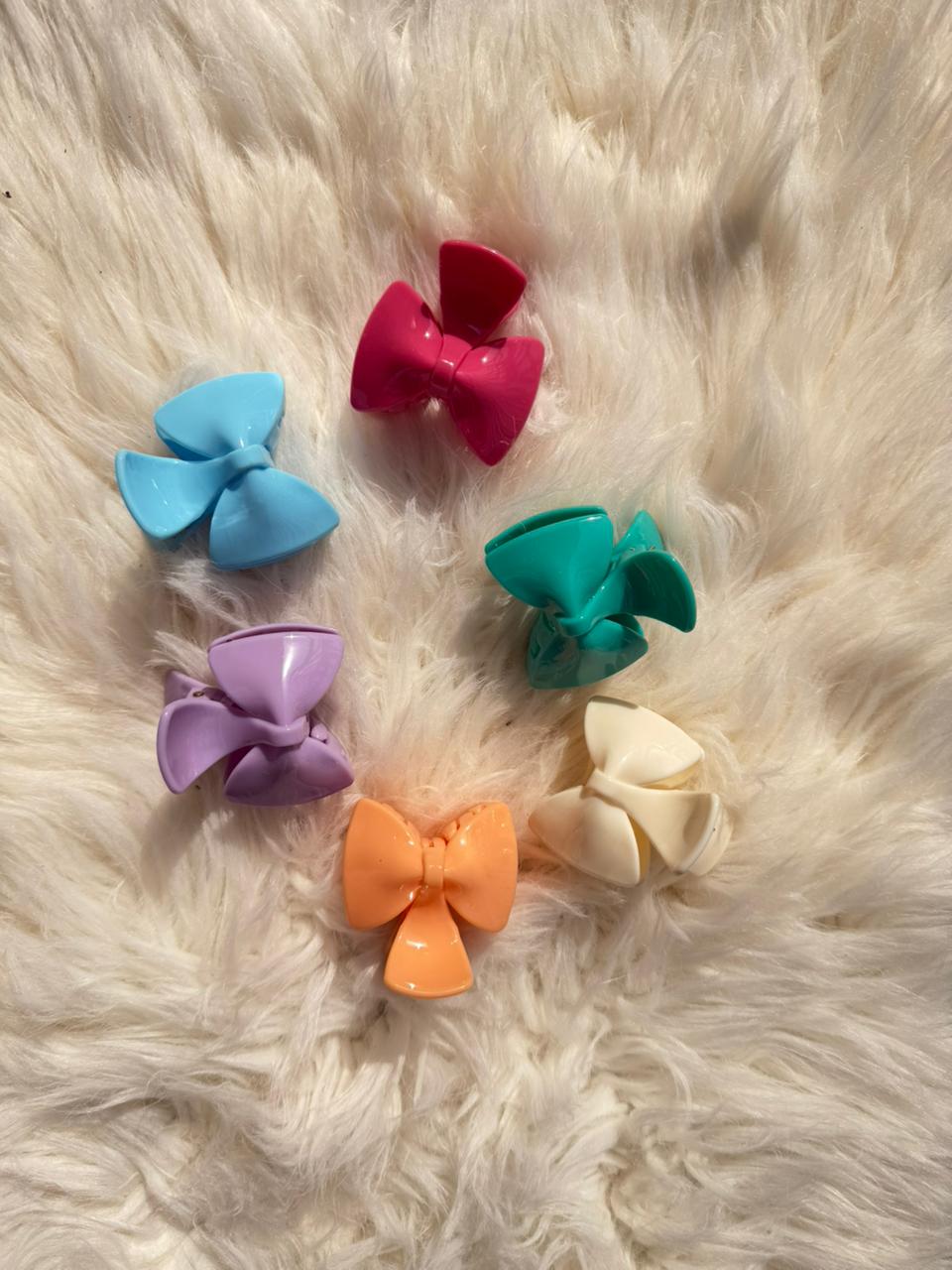 Bow-Shaped Hair Catcher